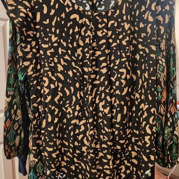 Apricot Black and Tan Print Blouse, Size L  NWT - Picture 2 of 4